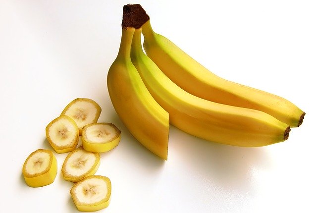 Billede af bananer. Der er ca. 100 kalorier i en banan.