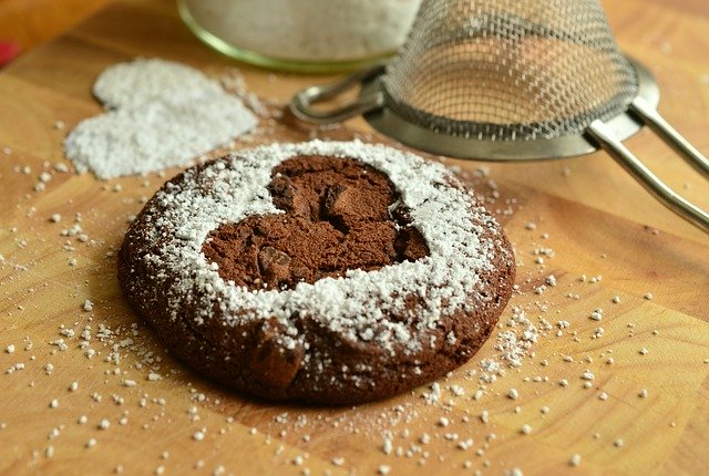Billede af brownie. Se antal kalorier i kalorietabellen herunder. Billede af brownie. Se antal kalorier i kalorietabellen herunder.