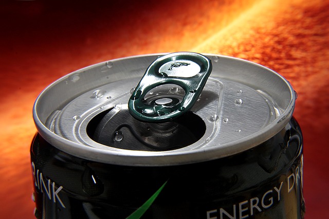 Billede af energidrik. Se antal kalorier i kalorietabellen herunder. Billede af energidrik. Se antal kalorier i kalorietabellen herunder.